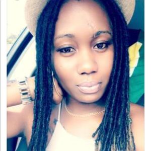 Meet your Posher, Alicia